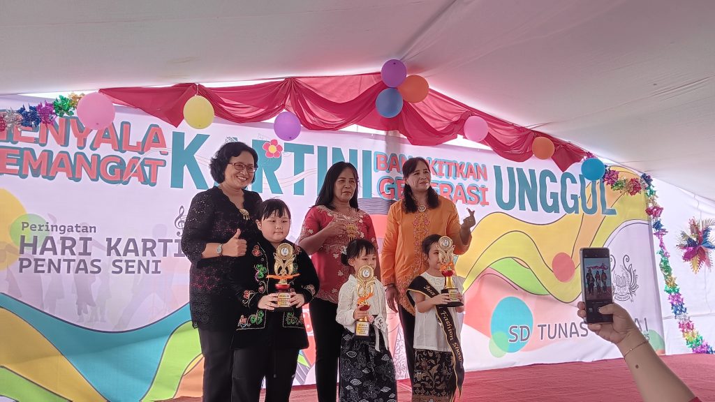 Pentas Seni & Pameran Proyek P5